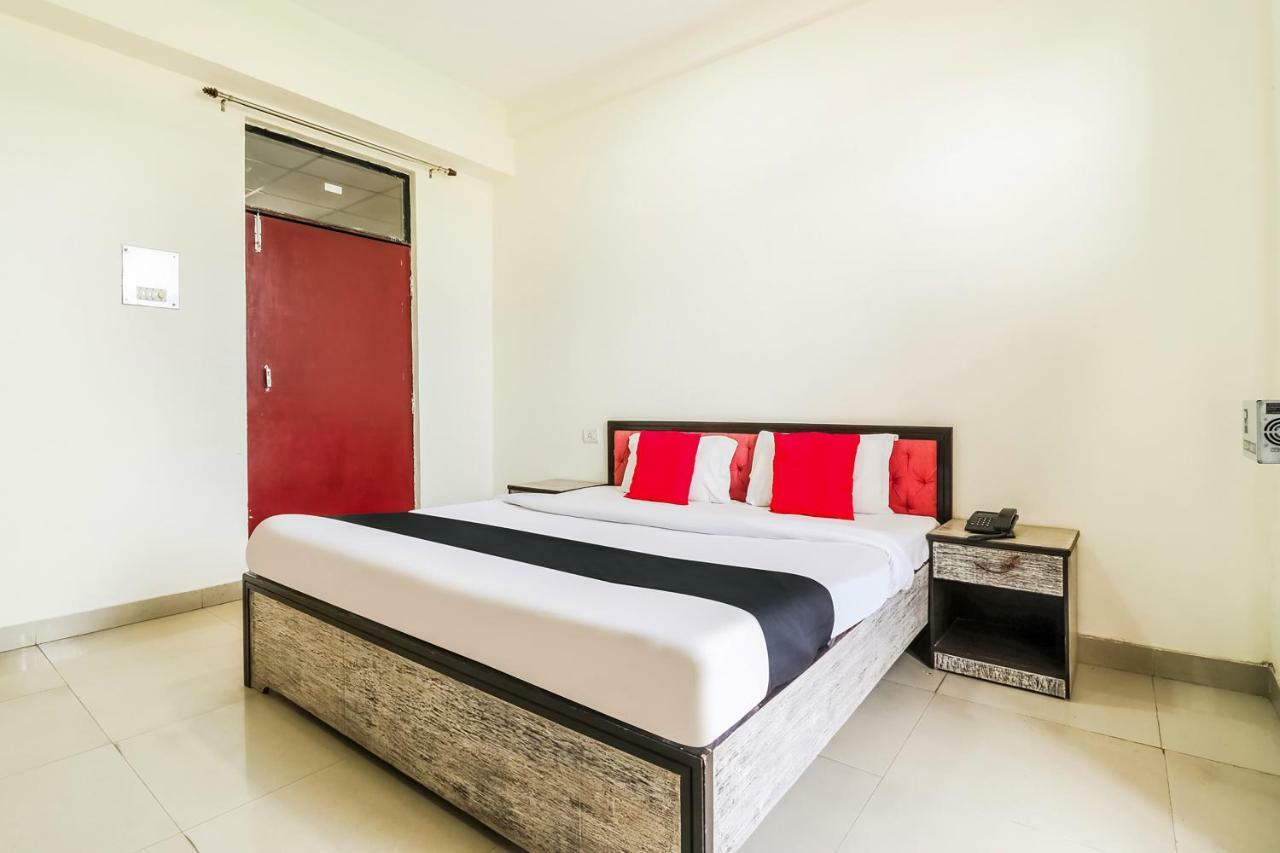 Capital O 60233 Brij Ki Rasoi Deluxe Hotel Lucknow Exterior foto