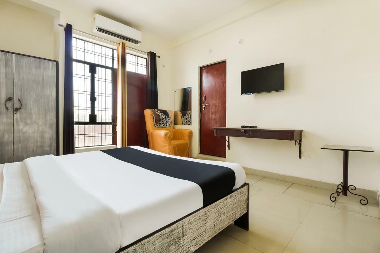 Capital O 60233 Brij Ki Rasoi Deluxe Hotel Lucknow Exterior foto