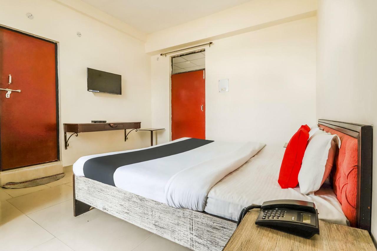 Capital O 60233 Brij Ki Rasoi Deluxe Hotel Lucknow Exterior foto