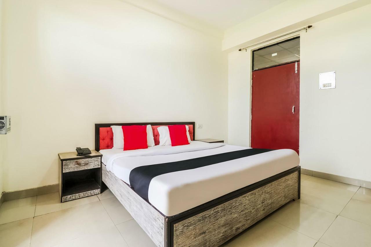 Capital O 60233 Brij Ki Rasoi Deluxe Hotel Lucknow Exterior foto